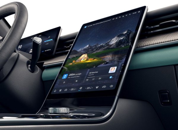 Интериорът на L8