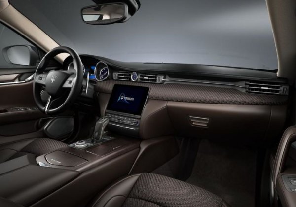 Марките Maserati и и Ermenegildo Zegna винаги се е придържали към италианския стил, вниманието към детайла и традиционно високото качество на материалите. Техният последен проект е серията Levante и Quattroporte със салон от кожа Pelletessuta, която е разновидност на напата и се използва за обувки и аксесоари.