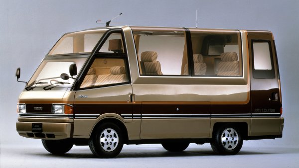 Много успешен и високо оценен миниван, произвеждан в няколко поколения. Една от версиите му дори имаше климатик, захранван от соларни панели на покрива. 
