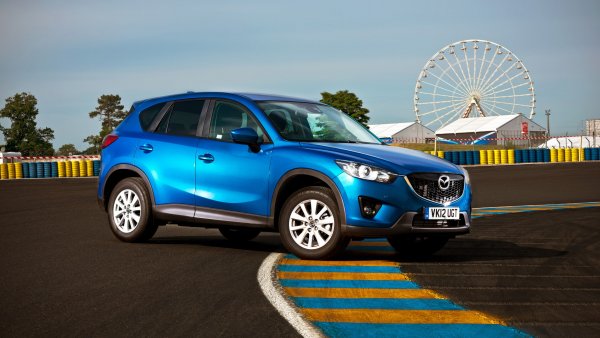 Японската компания бе сред онези, които най-бързо се ориентираха за избуяващата кросоувър-мода. В момента Mazda предлага общо седем такива модела, включително и един електрически. Но ключова и за продажбите, и за печалбата се оказа CX-5, представена за пръв път през 2012. Тя въведе и прословутия дизайн стил Kodo - "душата на движението", както и новаторските Skyactiv технологии. 
