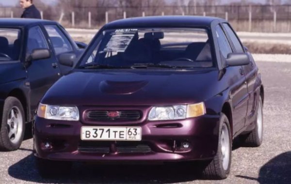 Компанията "Моторика" от Толиати произвежда малка серия от модела ВАЗ-21106 c двигатели на Opel. Моторът с обем 2,0 литра развива мощност от 150 к.с., като с него автомобилът развива 205 к.с. Машината заема ниша на пазара, която в този момент е празна, но цената отказва клиентите.