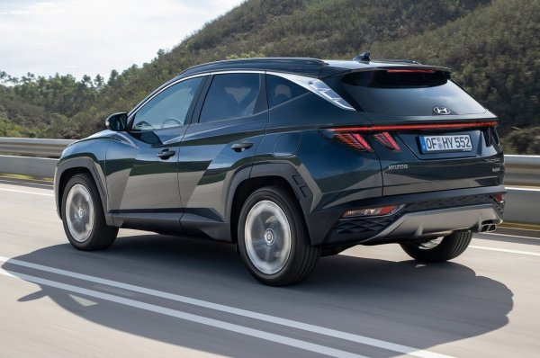 Причини за избора: най-добрата стойност за парите ви сред кросоувърите.

Tuscon стана един от лидерите на WhatCar? 2025 г. в класа семейни SUV. Неговата хибридна модификация с 230 к.с. съчетава ефективност с висок комфорт.
