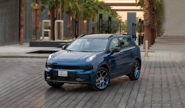 По-престижната марка на Geely, която ползва доста технологии от Volvo, навлезе в Италия в началото на десетилетието с един-единствен модел: 01. След пет години ползване обаче, той запазва скромните 42% от стойността си.
