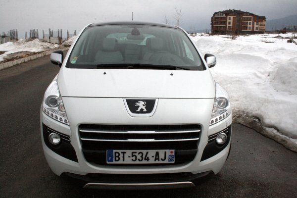 Peugeot 3008 HYbrid4