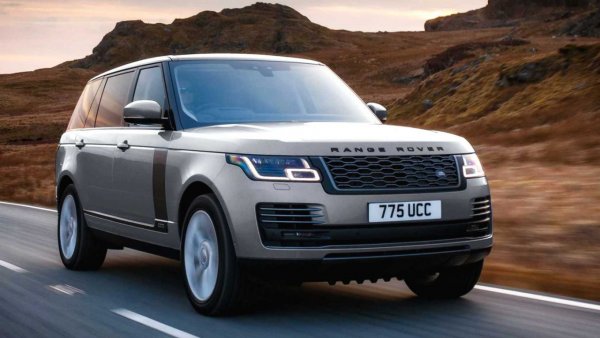 На английски "range" означава много неща - както обхват, така и честотна лента, и други. През 1970 г. това е перфектно съответствие за новия продукт на Land Rover. За разлика от оригиналния модел, наречен по-късно Defender, Range Rover предлага добър комфорт на дълги разстояния, но може и да мине през тежък терен, ако е необходимо. Тъй като първото поколение се произвежда чак до 1996 година, днес имаме само четири генерации.