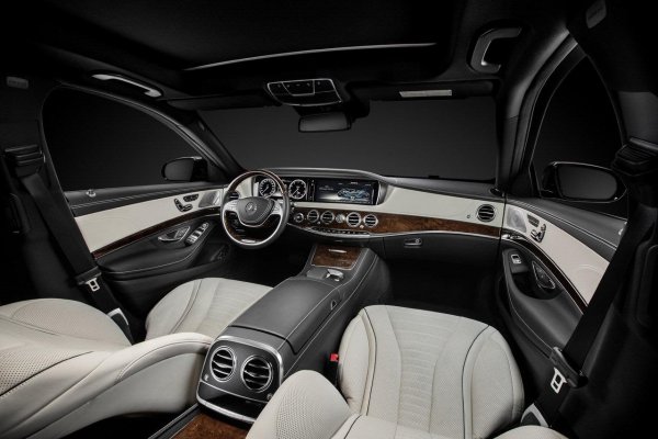 Mercedes S-Class дебютира в Хамбург