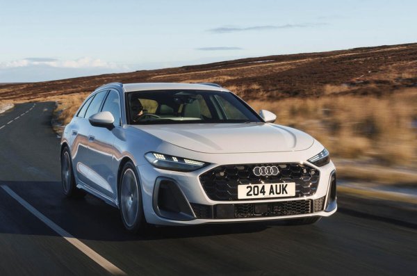 Плюсове: Един от малкото оцелели чисти седани (и комби) в ерата на кросоувърите; Отлична позиция за шофиране
Минуси: Твърде много пиано лак в интериора, който дава отблясъци и лесно се цапа; Скоростната кутия може да е тромава в града; Спортното окачване на популярното ниво S Line е прекалено твърдо. 
A5 продължава да се предлага с бензинови, дизелови и хибридни варианти. Дизелът е познатият ни 2.0 TDI на VW - двигател, който отдавна е издържал проверката на времето, дава отлична динамика и впечатляваща икономия. Има вариант с предно предаване и такъв с quattro. Интериорът на A5 не е най-силната му страна, но все пак предлага добра позиция за шофиране за повечето хора и предлага много технологии. Системи като круиз контролът са сред най-добрите в сегмента. 
