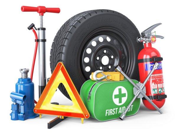 Необходима е проверка на документите: свидетелство за регистрация на МПС, шофьорска книжка, паспорт и застрахователна полица. Винаги трябва да има и вода в колата. 
Трябва да се провери състоянието на резервната гума или ремонтния комплект. Многофункционален инструмент ще бъде полезен в случай на дребни ремонти. Може да се нуждаете от компресор, кабели за ток, ако батерията внезапно се изтощи. Светлоотразителна жилетка също е задължителна.
