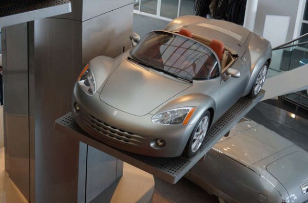 Plymouth е марка без имидж или цел в средата на 90-те години, а Prowler е моделът, който започна да променя това със своя див и свободен дизайн. С него компанията смята да премине в територията на ефективните автомобили. Така е създаден PT Cruiser, който в крайна сметка се появи в продажба като Chrysler, но едновременно с него беше разработена и концепцията Pronto Spyder. 

Машината е оборудвана с 2,4-литров 4-цилиндров двигател с турбо, който изпраща 255 к.с. към задните колела чрез 5-степенна ръчна скоростна кутия. Моделът изглеждаше доста вълнуващо на фона на серийните автомобили на Plymouth по това време, но в крайна сметка беше решено, че Prowler е напълно достатъчен. И само 3 години след това марката беше закрита.
