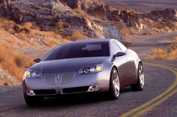 Петото поколение на Grand Am се открояваше като един от най-малко вдъхновяващите автомобили на Pontiac. Фирмата се опита да затвори устите на критиците, като на автосалона в Детройт през 2003 година показа концепцията G6. Ниският и широк спортен модел намеква, че марката може да се промени, но това така и не стана.

Всъщност, концепцията G6 може трябваше да се превърне в първата приемлива семейна кола на Pontiac от десетилетия насам. В крайна сметка обаче G6 пристигна в шоурумите през 2004 година с разводнен дизайн и платформа с предно предаване, споделена с Chevrolet Malibu и Saab 9-3. 
