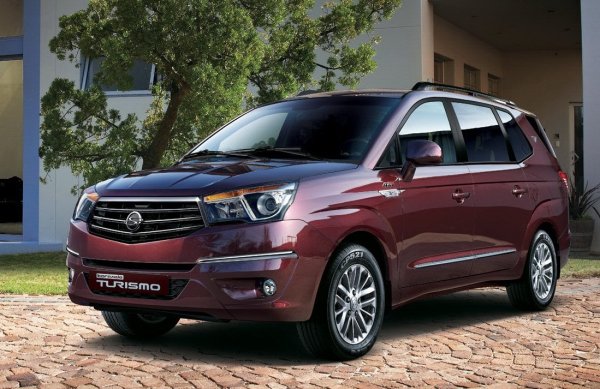 SsangYong Rodius (познат още като Stavic и Korando Turismo) 