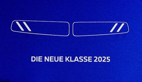 Но най-ключовият показател при новите батерии се отнася до цената. Себестойността на новите батерии от шесто поколение ще е с до 50% по-ниска от тази на сегашните от пето поколение. Дори и сега BMW e от малкото компании, при които цената на електрифицираните модели е сравнима с тази на конвенционалните. През 2025 тя може да стане дори по-ниска. 
Впрочем компанията в момента е в процес на избор на място за строителството на нова фабрика за батерии в Европа, с капацитет 20 гигавата годишно. Но българските политици видимо са заети с други неща. 
