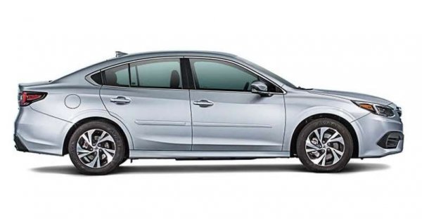 Седанът получи високи оценки заради отличното си пътно поведение, което се дължи и на системата за задвижване на четири колела. Тя е включена в серийното оборудване на модела. Legacy е харесват и заради мощния си тубомотор, както и заради удобния салон. Допълнителни точки на модела носи и много системи за безопасност, с които разполага моделът.
