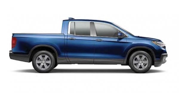 Иновативният Ridgeline преосмисля идеята за това, какъв може да бъде модерният пикап, съчетавайки удобното управление с умни и полезни функции. Моделът предлага возия като на отличен седан, което превъзхожда тази на останалите пикапи.  V6 двигателят осигурява силно и плавно ускорение, като същевременно предлага и сравнително нисък разход на гориво.