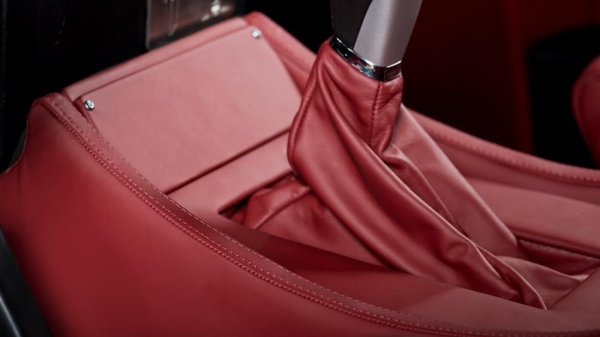 Flying Huntsman - доработен Land Rover Defender от Kahn Design 