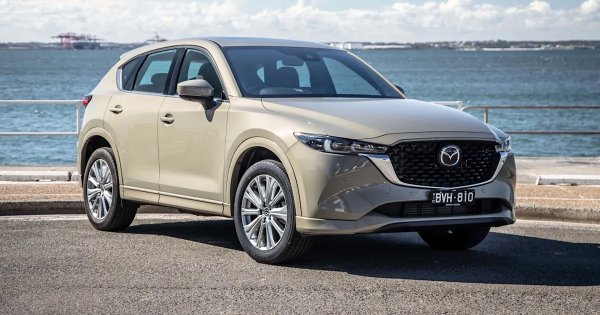 За известно време CX-5 бе изпреварена от CX-30 като най-продавания модел на Mazda в България, но сега си връща първенството, и то с впечатляващите 97% ръст спрямо същия период на 2022 година. 