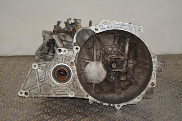 Ключът към дълголетието на този агрегат е редовната подмяна на маслото на скоростната кутия. При внимателно отношение и навременна поддръжка автоматичната скоростна кутия може да издържи близо 200 000 км преди първия основен ремонт.