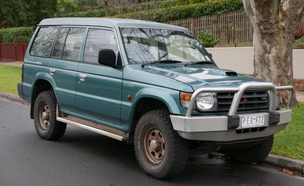 Различните поколения на японския модел са оборудвани с няколко вида автоматични трансмисии, много от които се отличават с изключителна надеждност. Например, 4-степенна Aisin AW03-72L, инсталирана на ранните модели преди 1994 г., може да издържи няколкостотин хиляди километра при правилна поддръжка.