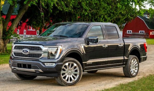 Напълно очаквано първата позиция в този сегмент, който е популярен най-вече в Америка, е за Ford F-150 (562 000). На второ място е Chevrolet Silverado 1500 (440 000), следван съвсем близо от RAM 1500 (432 000). В петицата попадат още GMC Sierra (228 000) и Ford F-250 (180 000).