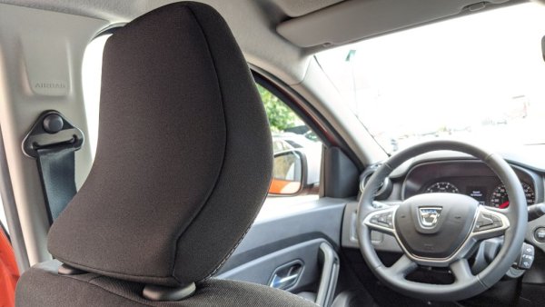 Изтънените седалки пестят тегло и пространство, без това да е за сметка на комфорта