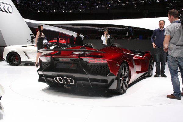 Женева 2012 / Lamborghini Aventador J