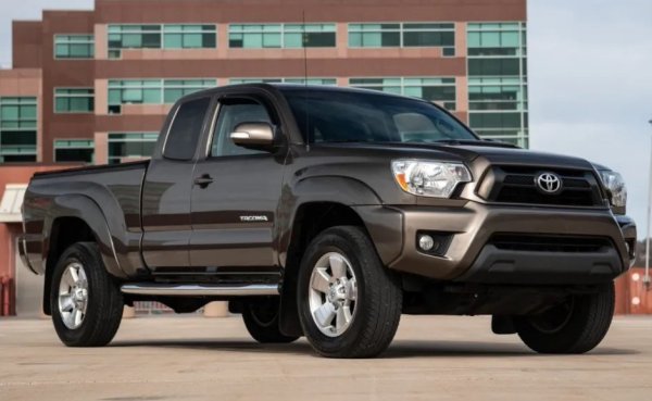 Години на производство - 2005-2015

Ценови диапазон - 14 825-21 875 долара
