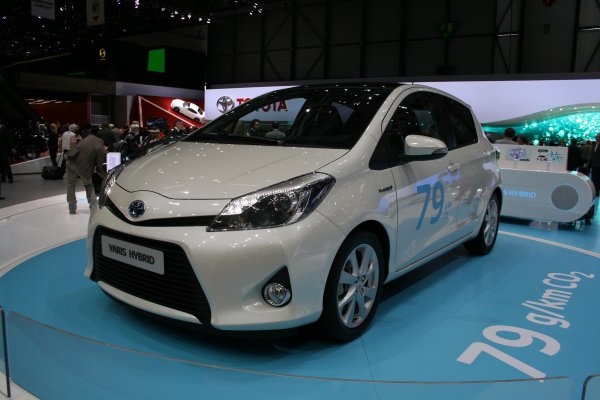 Женева 2012 / Toyota Yaris Hybrid