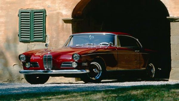 Вторият модел на BMW, създаден за компанията от ексцентричния граф Албрехт фон Гьорц. Роудстърът 507 се радва на далеч по-голяма популярност, разбира се, но тъкмо това прави 503 по-добра инвестиция в момента. Автомобилът е със същия V8 под капака, но с 2+2 места. И е почти толкова рядък - произведени са само 412 бройки. 
