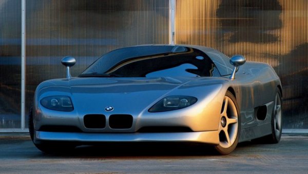 Nazca M12 и C2 са още две жертви на внезапно влошилата се световна икономика в началото на 90-те. Тези два фантастични концепта са дело не на друг, а на Джорджето Джуджаро. При по-благоприятна финансова среда M12 можеше и да стигне до конвейера. 
Единият прототип - С2 - вече бе продаден и надхъврли 1 милион долара. М12 се оценява на поне 2.5 милиона, но не е за продан.
