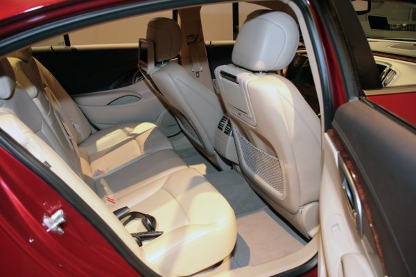 Кадри от премиерата на Buick LaCrosse в Детройт 