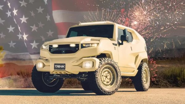 Другата претенция на Rezvani за слава е свързана с този вдъхновен от истинските танкове SUV.  Може да ви изглежда като поредния силно модифициран Jeep Wrangler, но Rezvani Tank е много повече. Този високопроходим SUV има агресивен външен вид и V8 с мощност от 500 к.с.. Може дори да бъде оборудван с термична камера, брониран корпус от кевлар и конфигурация 6x6.