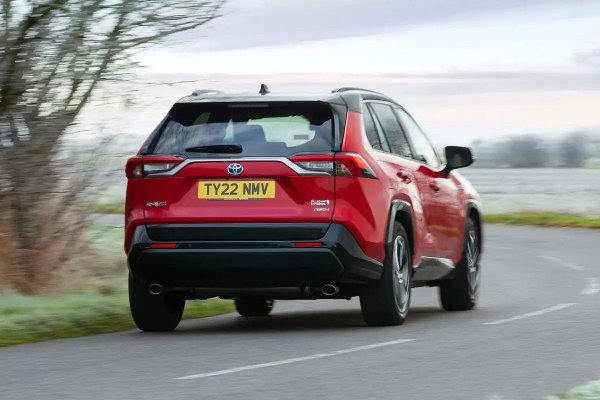 Повечето неизправности обаче са били незначителни и 60% от автомобилите бяха поправени за ден или по-малко, а при останалите са отстранени за по-малко от седмица. Най-хубавото е, че Toyota покри разходите за цялата необходима работа, така че нито един собственик не е плащал за ремонт.