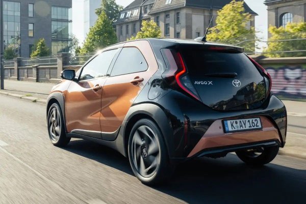 Най-добрата новина за собствениците е, че всички неизправности са отстранени безплатно и без да отнеме повече от ден за ремонт, така че нито един шофьор на Aygo X не остава без колата си твърде дълго.