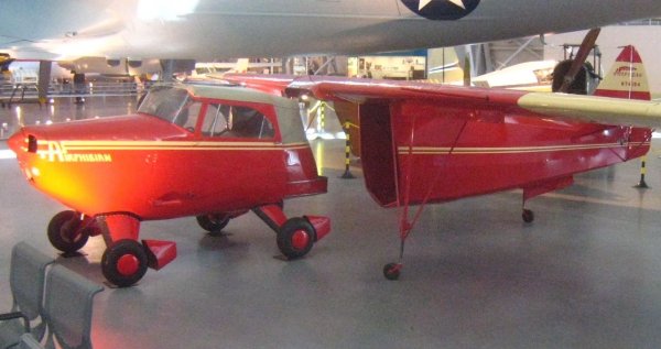 Творението на американския изобретател Робърт Фултън -младши вече много повече се доближава до „летящ автомобил”. Това е истинска маломерна кола с алуминиев корпус, независимо окачване и 6-цилиндров мотор със 165 конски сили, който позволява скорост до 190 км/ч. Опашната част заедно с крилата е прикрепена към колата отзад, а витлото може да се демонтира.

Фултън построява четири прототипа, един от които дори е сертифициран като самолет от Федералната авиационна администрация на САЩ през 1950 г. Финансовите трудности обаче не позволили развитието на този проект.