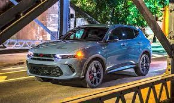 В последно време Dodge вдига много шум около своя Hornet, който по същество е американска версия на Alfa Romeo Tonale. Hornet беше посрещнат отрицателно в мрежата, но като цяло марката се представя добре.