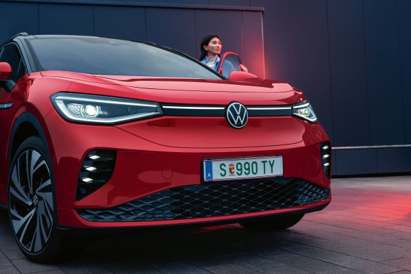 Volkswagen не следва никого в Instagram, дори регионалните си акаунти, което не изглежда много социално. И все пак марката е достатъчно популярна, като това се дължи и на новия Touareg, както и на електромобилите от семейството ID.