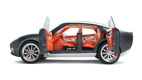 Концептуално най-близкият автомобил до Ferrari Purosangue е живелият кратко Spyker D12 Peking-to-Paris. Колата беше представена на салона в Женева през 2006 г. Машината е с двигател W12-bi-turbo, произведен от Volkswagen с мощност 500 к.с.
 
След дебюта са направени над 100 поръчки, но производството му се оказа много проблемно и на два пъти е спряно, за последен път през 2021 г.