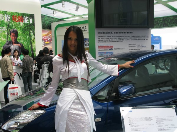 Момичетата на автосалон Шанхай 2009