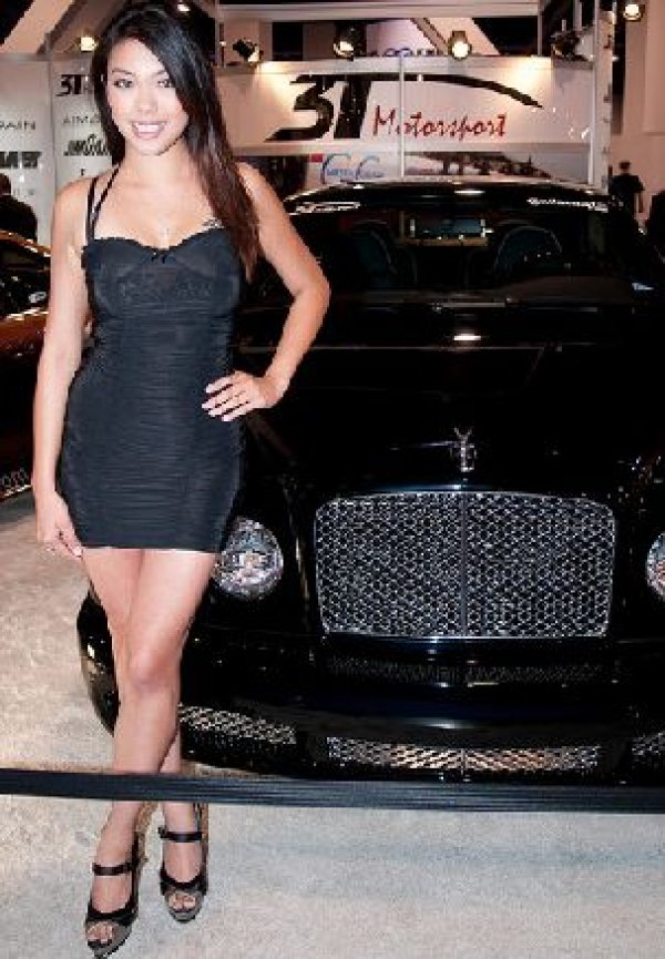 Момичетата на автомобилен салон Детройт 2011