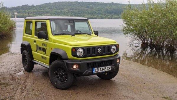 Японската марка може да се похвали с един от най-завидните ръстове на годишна база - цели 149% спрямо първото тримесечие на 2021. Заслугата е най-вече на Jimny, завърнало се на българския пазар като лекотоварен модел. 
 
Най-продавани модели: Jimny - 59, Vitara - 49, Ignis - 16, Swift - 10
