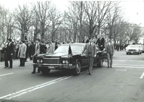 Лимузината Lincoln Parade от моделната 1972 година, в която се вози президентът Роналд Рейгън, също е много интересна. След опита за атентат на 30 март 1982-ра, автомобилът е модернизиран, като става подобна на модела от 1979 година.

