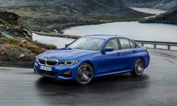 Третата серия отдавна е станала легенда, като тя се променя леко през годините. Като цяло нейното развитие представлява еволюция, при която понякога се наблюдават и доста смели решения, но преобладават малките промени. Моделът продължава да бъде магнит за клиентите, а на пазара вече е неговото 7-о поколение.
