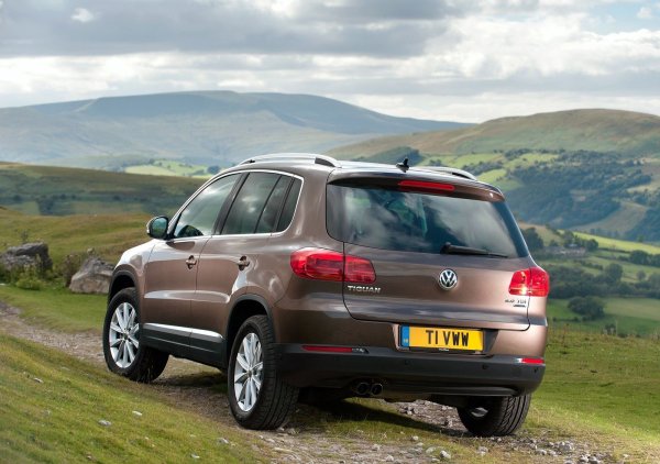 При двигателите големият проблем е, че са с турбо. При бензиновите 1.4 (150 к.с.) и 2.0 (170 к.с.) се отбелязва разтягане ангренажната верига, появата на сажди и коксуване на буталната група с увеличен разход на масло и възможни повреди. Дизеловият 2.0 е по-удачният вариант, но изисква редовно почистване на EGR-клапана и избягване на некачествено гориво, което убива дюзите. 