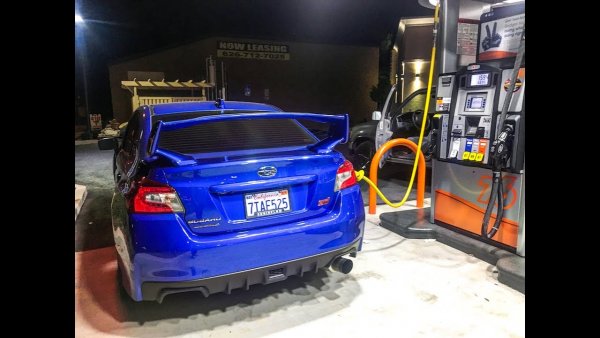 В наши дни повечето от масовите автомобили на пазара без проблеми понасят А‑95, като това се отнася дори и за модели на премиум‑марки. Изключнение правят форсираните двигатели, които имат висока степен на компресия или рабоят под високо налягане. Примери за това са Subaru WRX STI и Nissan GT-R, които просто се нуждаят от Супер
