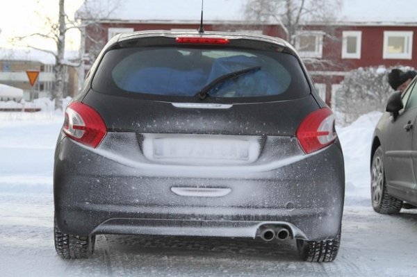 Peugeot 208 GTI / Шпионски снимки