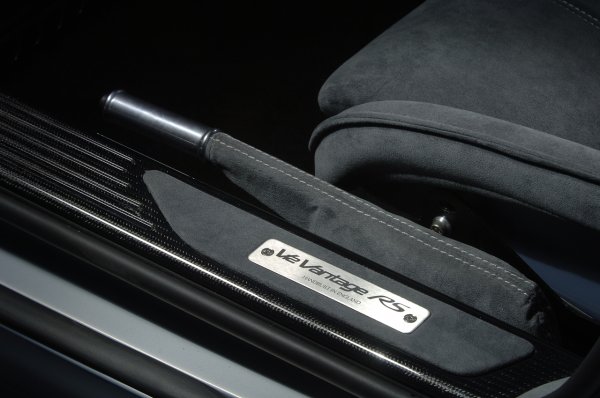 Aston Martin V12 Vantage RS Concept 