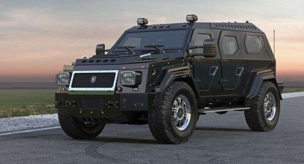 Knight XV е истински луксозен танк, построен от компанията Conquest Vehicles на базата на бронирания Armet Armored Vehicles Gurkha. Бронетранспортьорът за превоза на частни лица разполага с една от най-здравите конструкции в света, която защитава возещите се при сблъсък, от взрив и от изстрели. Машиата разполага със система за автоматично напомпване на гумите, защита от проникване на газ в салона, както и с противопожарна система. Има още скъп кожен салон и игрови консоли за Xbox или PlayStation.
