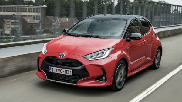 При японското супермини има лек спад спрямо миналата година, но причината не е толкова в проблемите с производството, колкото в новопоявилата се вътрешна конкуренция в лицето на Yaris Cross. Кросоувърът на базата на Yaris има 122 регистрации.  
