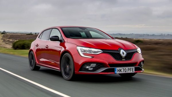 Хечбекът на Renault регистрира впечатляващите 154% ръст на годишна база, заслуга на конкурентните цени и на фейслифта, който дебютира при повечето дилъри миналото лято. Тук не е включена единствената засега регистрирана бройка от електрическия Megane E-Tech.
