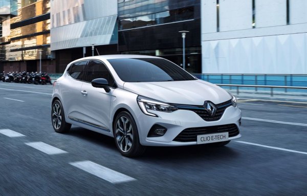 Регистрациите на Clio са с почти 100 бройки по-малко, отколкото миналата година - донякъде и заради вътрешната конкуренция на модели като Megane, от една страна, и Dacia Sandero, от друга. 
